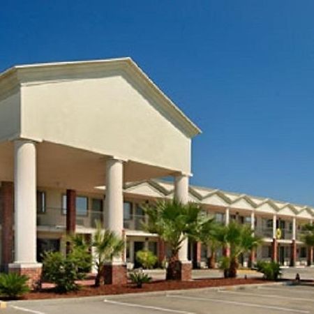 Super 8 By Wyndham Breaux Bridge Motel Buitenkant foto