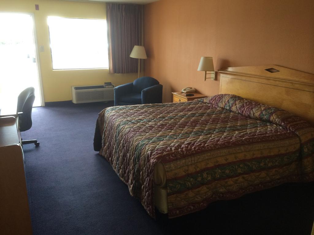 Super 8 By Wyndham Breaux Bridge Motel Buitenkant foto