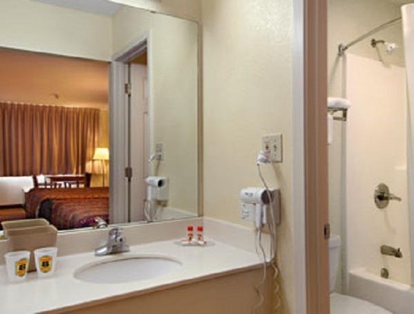 Super 8 By Wyndham Breaux Bridge Motel Kamer foto